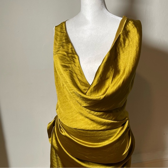 PRETTY LITTLE THING x Naomi Campbell Extreme Cowl Bodycon Dress - Picture 4 of 10